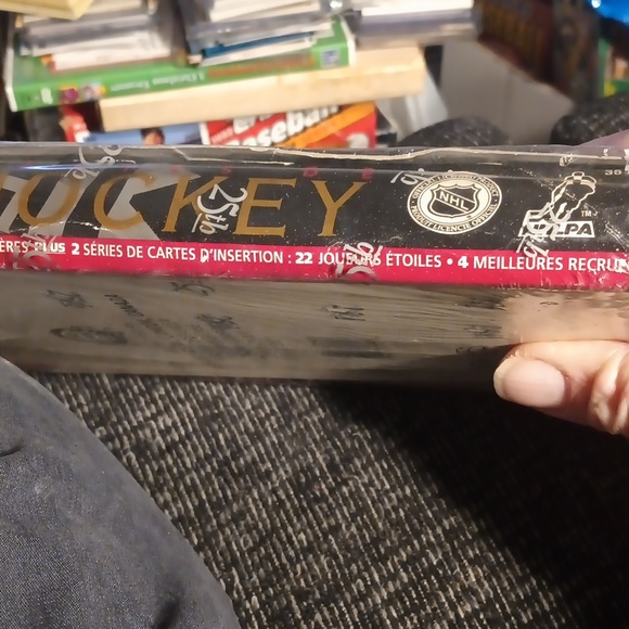 O-pee-chee premier hockey 1993 unopened 36 sealed pack box brand new Shirked wra - Picture 4 of 11